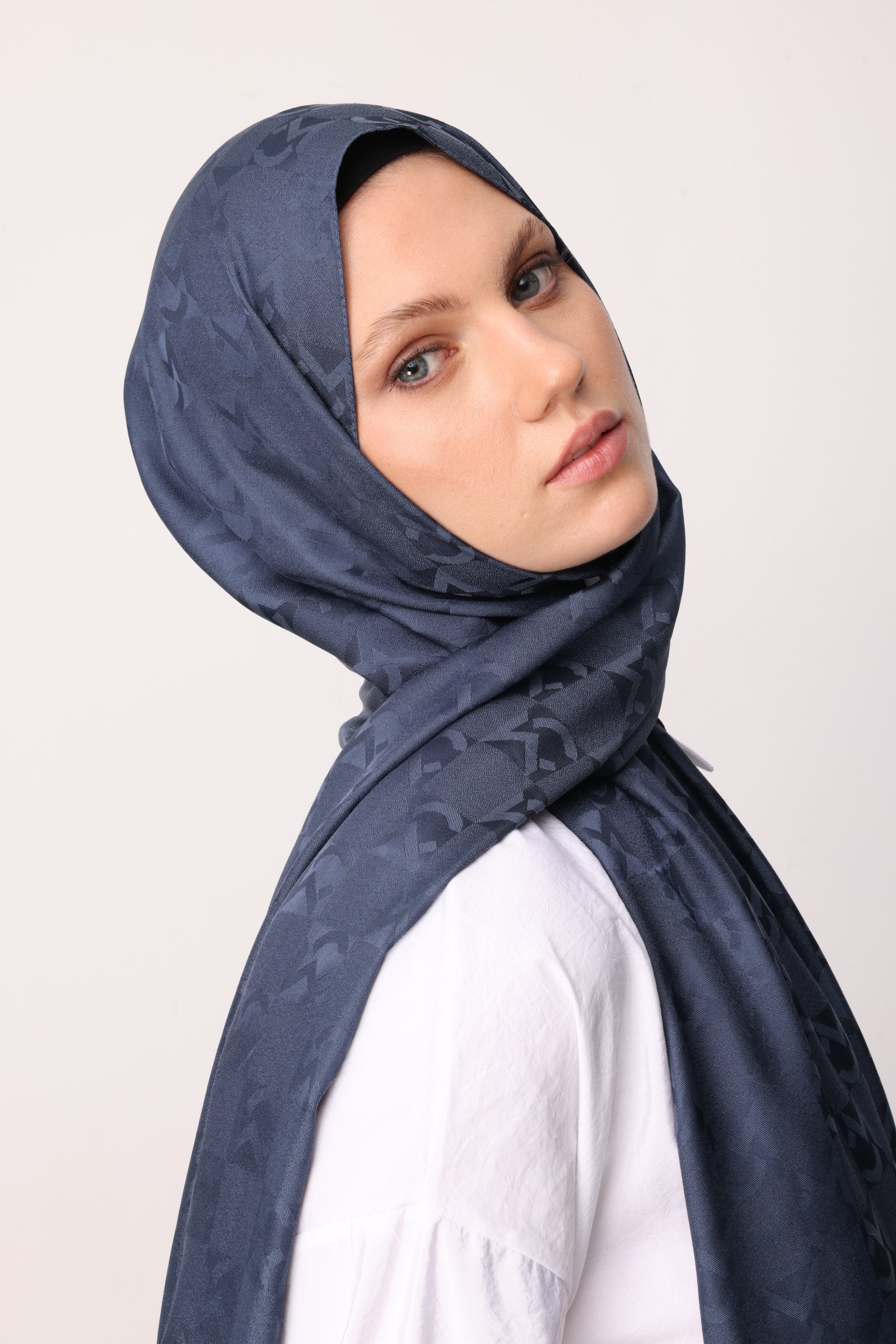 Night Blue MC Pattern Jacquard Shawl