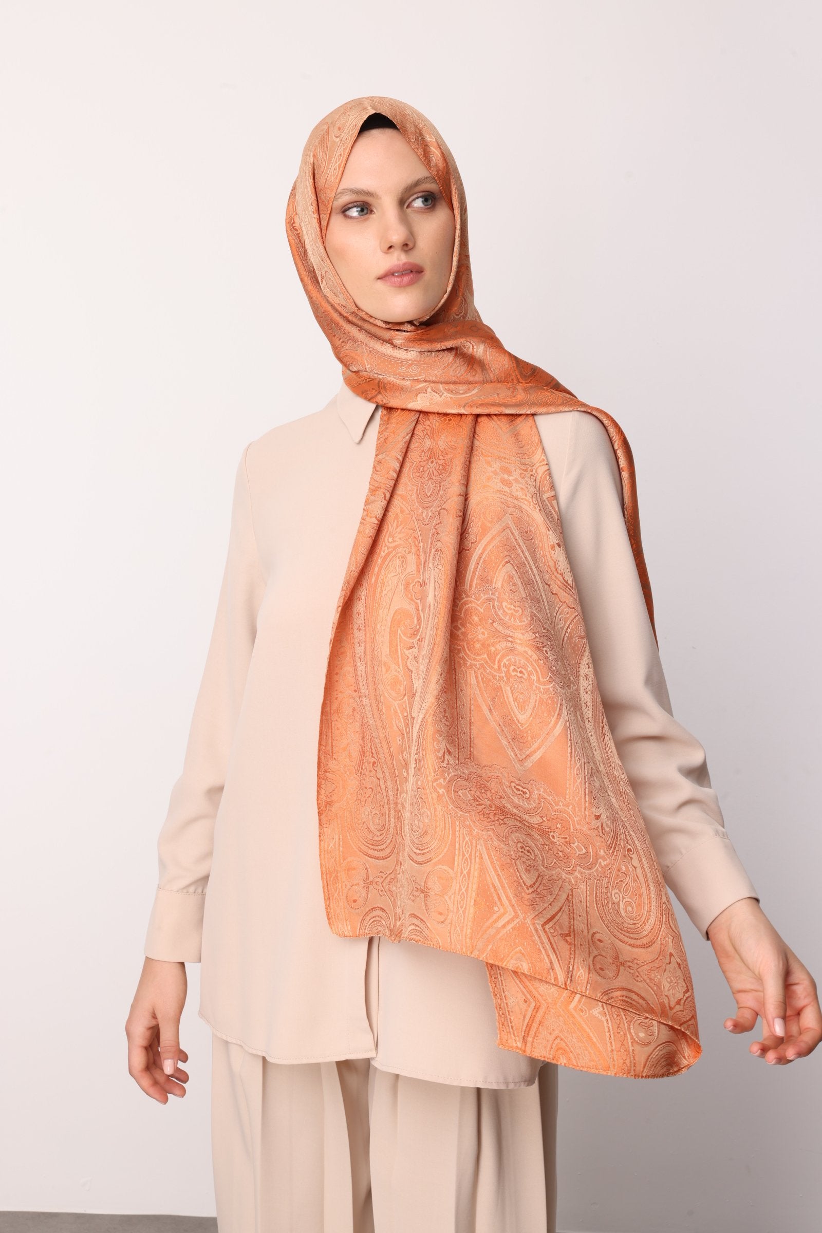 Cinnamon Lisa Pattern Shawl