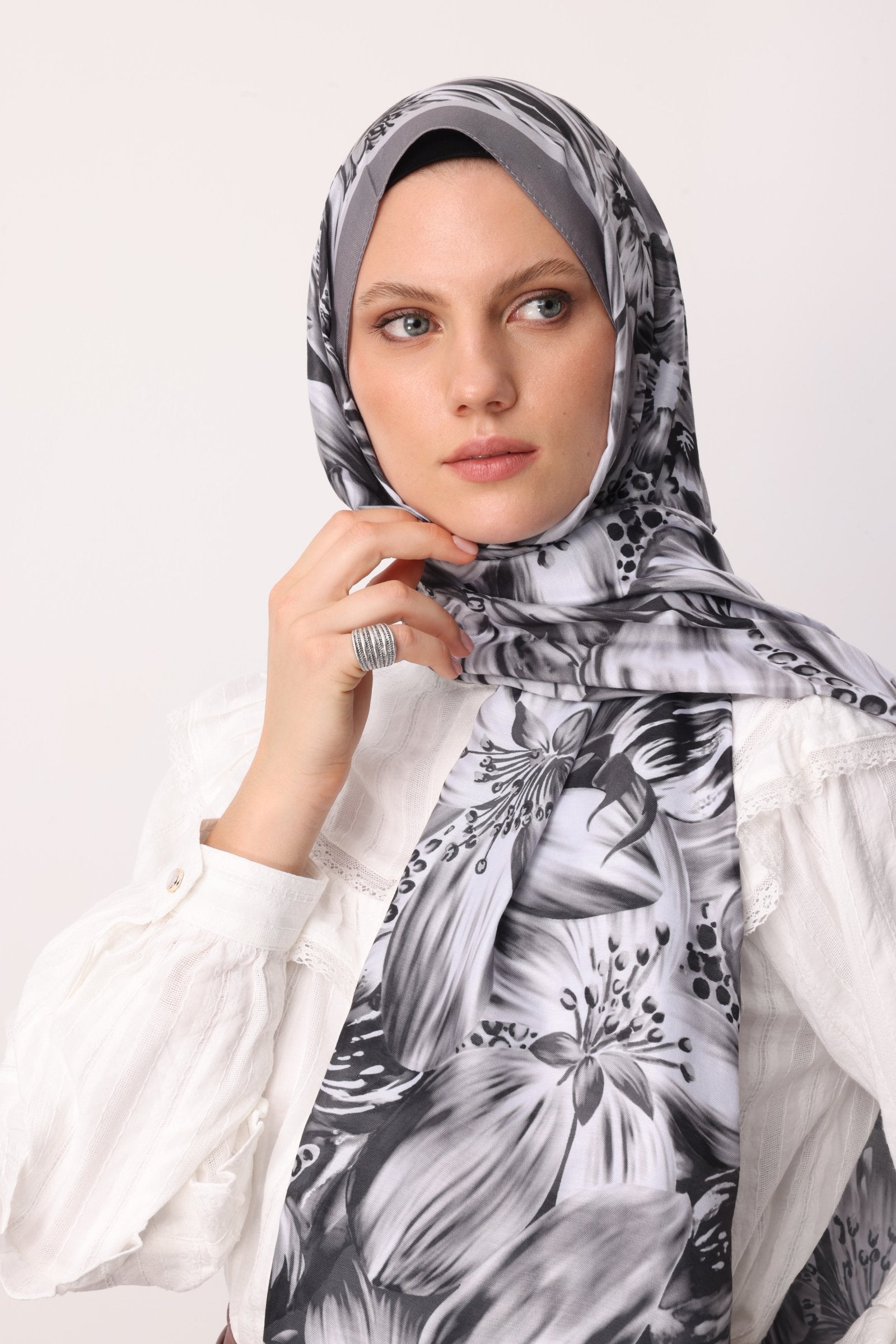 Gray Larin Pattern Cotton Shawl