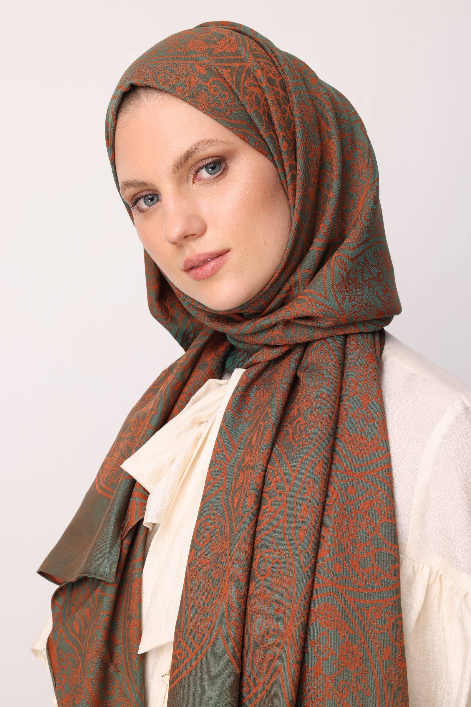 Cinnamon-Emerald Morocco Pattern Double-Sided Shawl