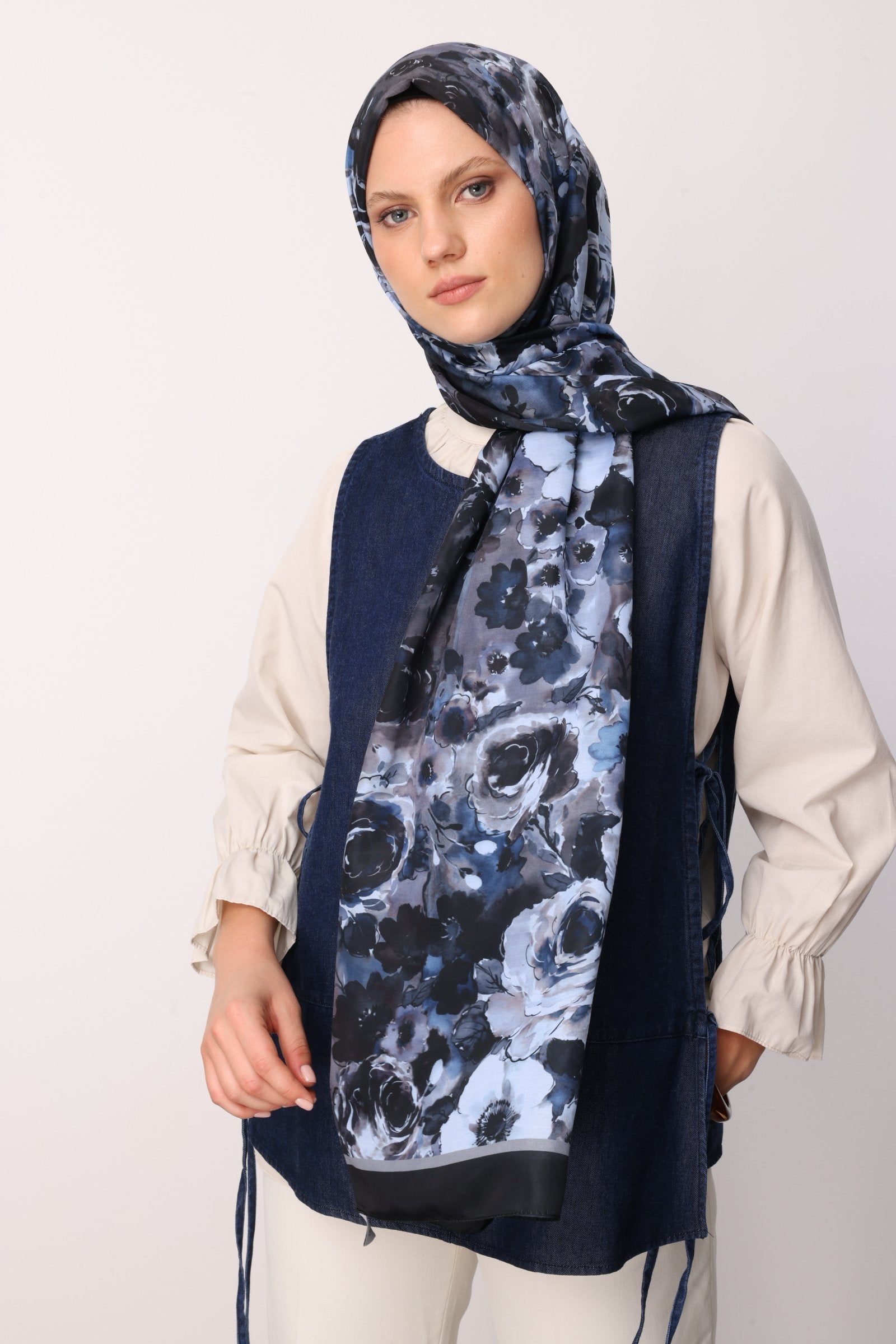 Navy Blue Vensel Pattern Cotton Shawl