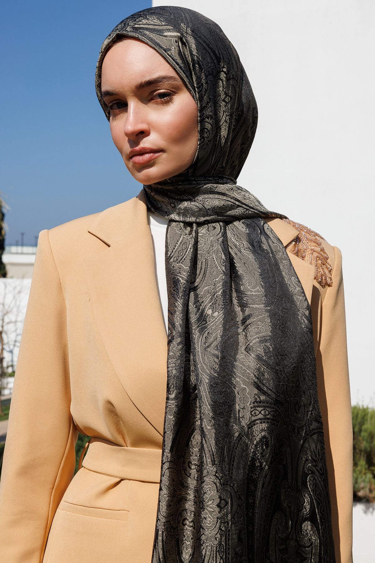 Black- Beige Lisa Pattern Shawl