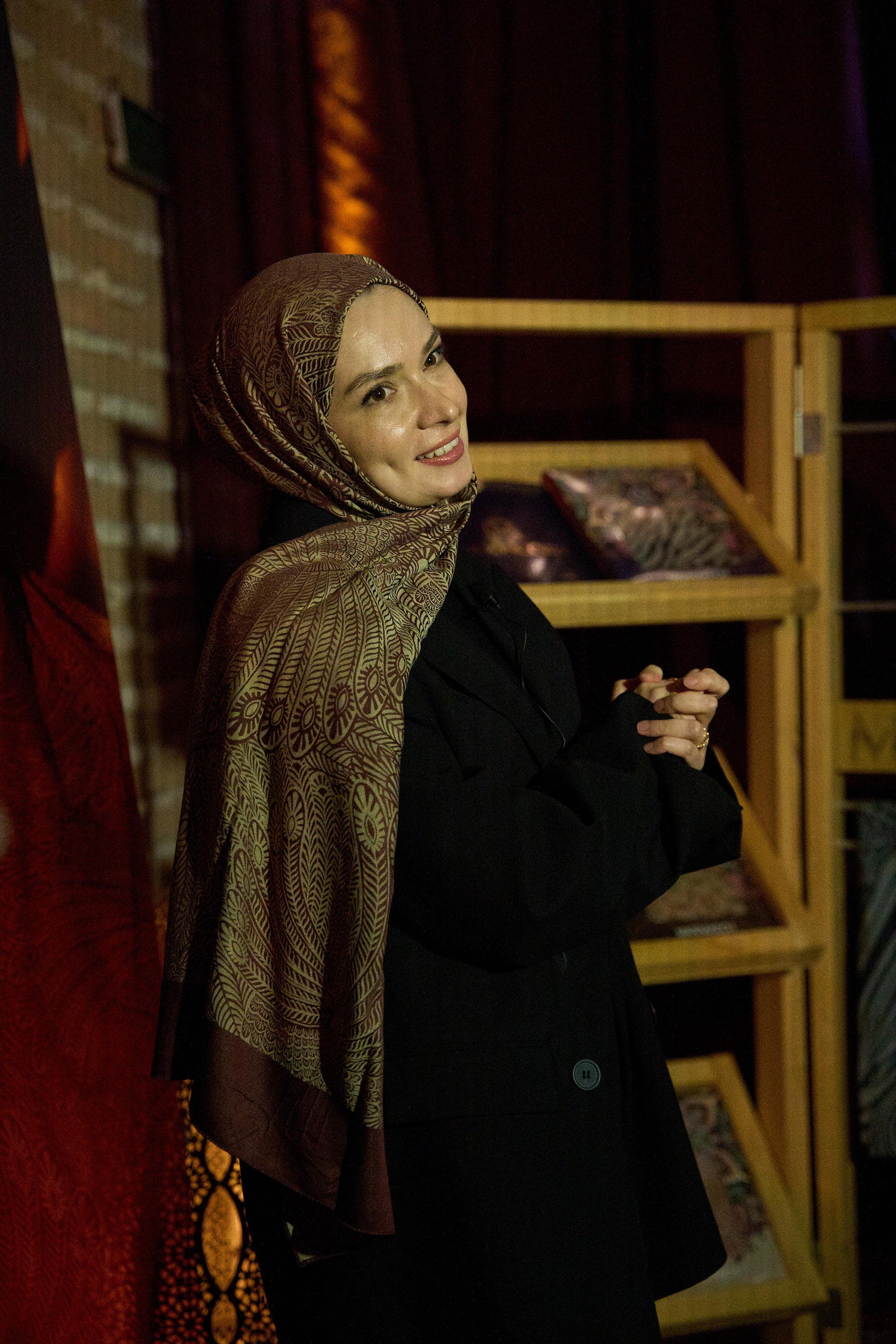 Bitter Brown-Salmon Mayra Pattern Double-Sided Shawl