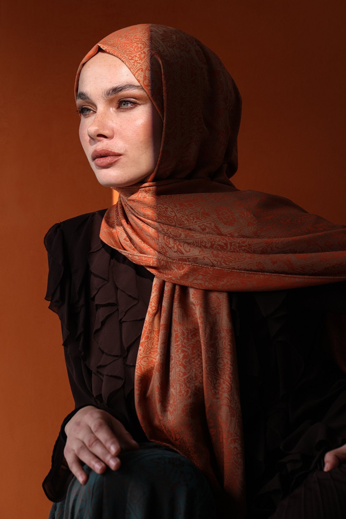 Cinnamon-Beige Henna Pattern Double-Sided Shawl
