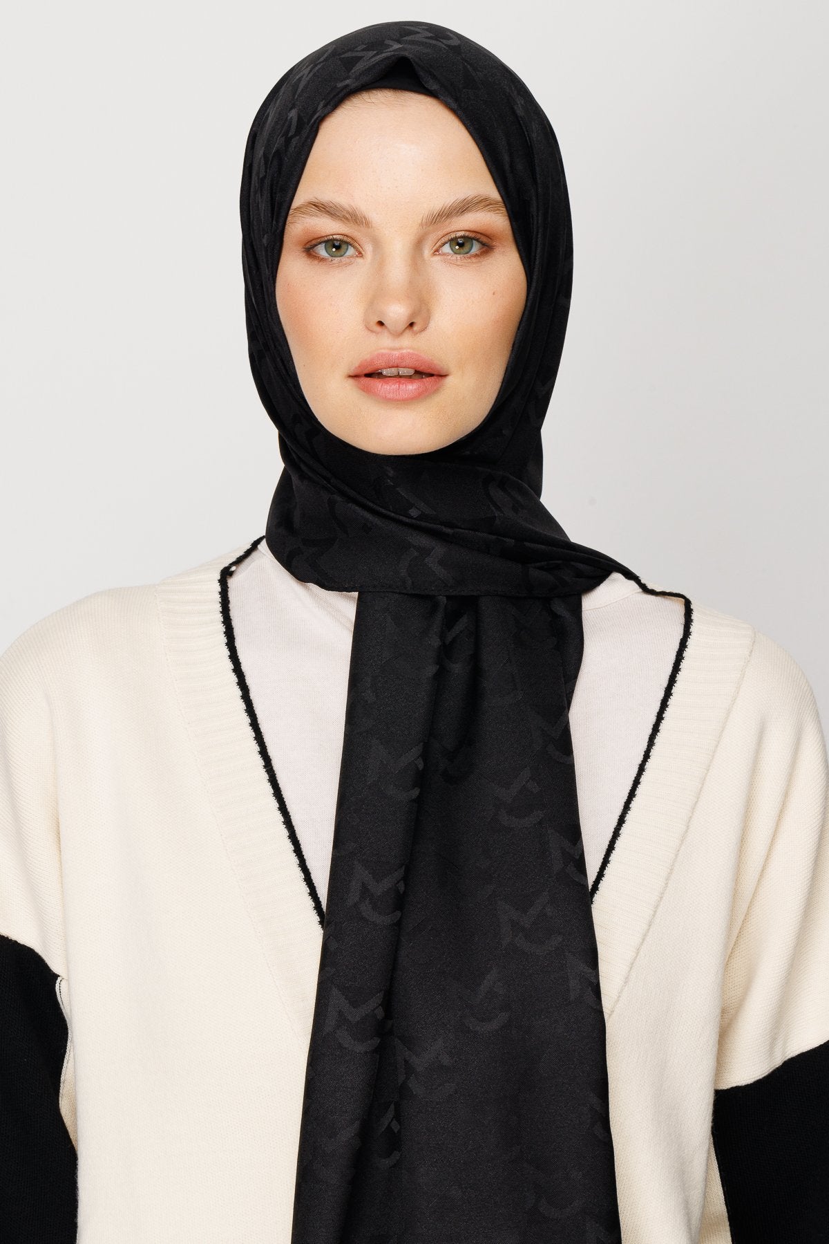 Black MC Pattern Jacquard Shawl