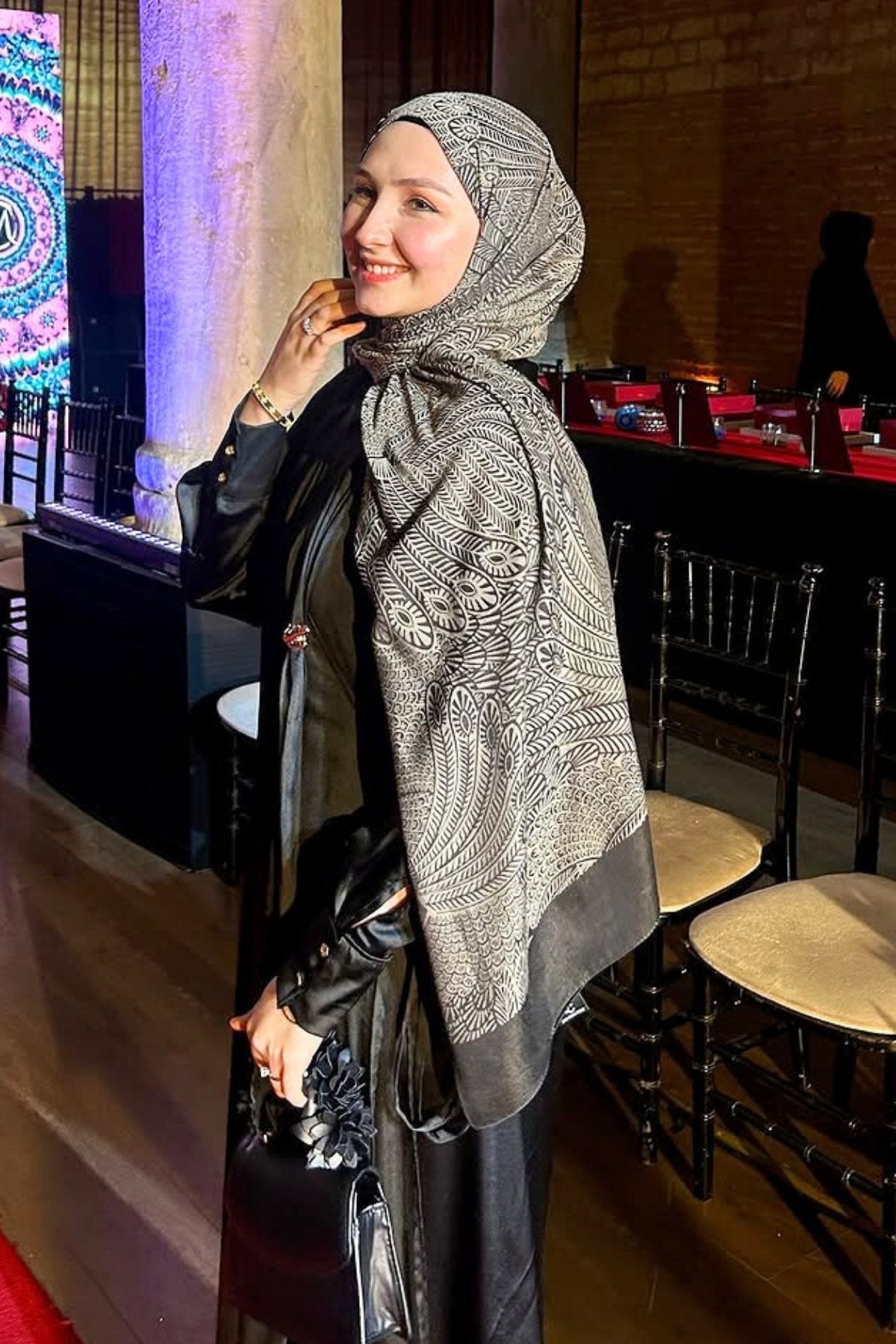 Black-Black Mayra Pattern Double-Sided Shawl