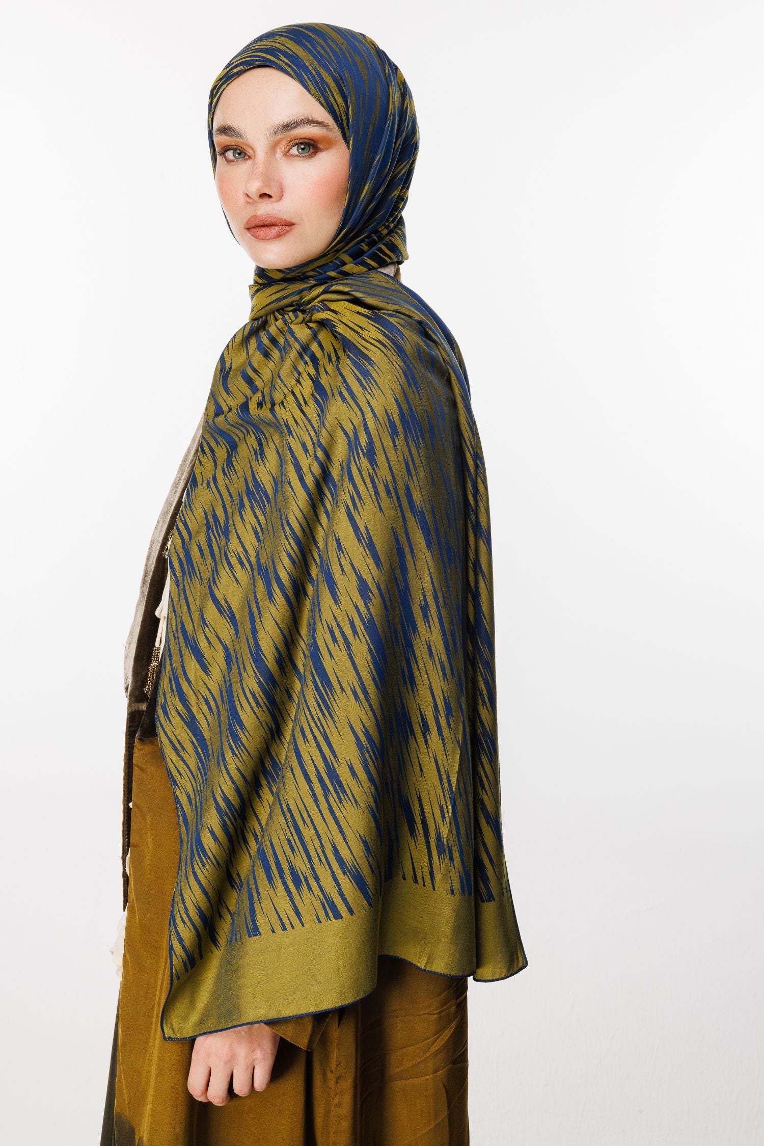 Navy Blue-Oil Green Selis Pattern Double-Sided Shawl