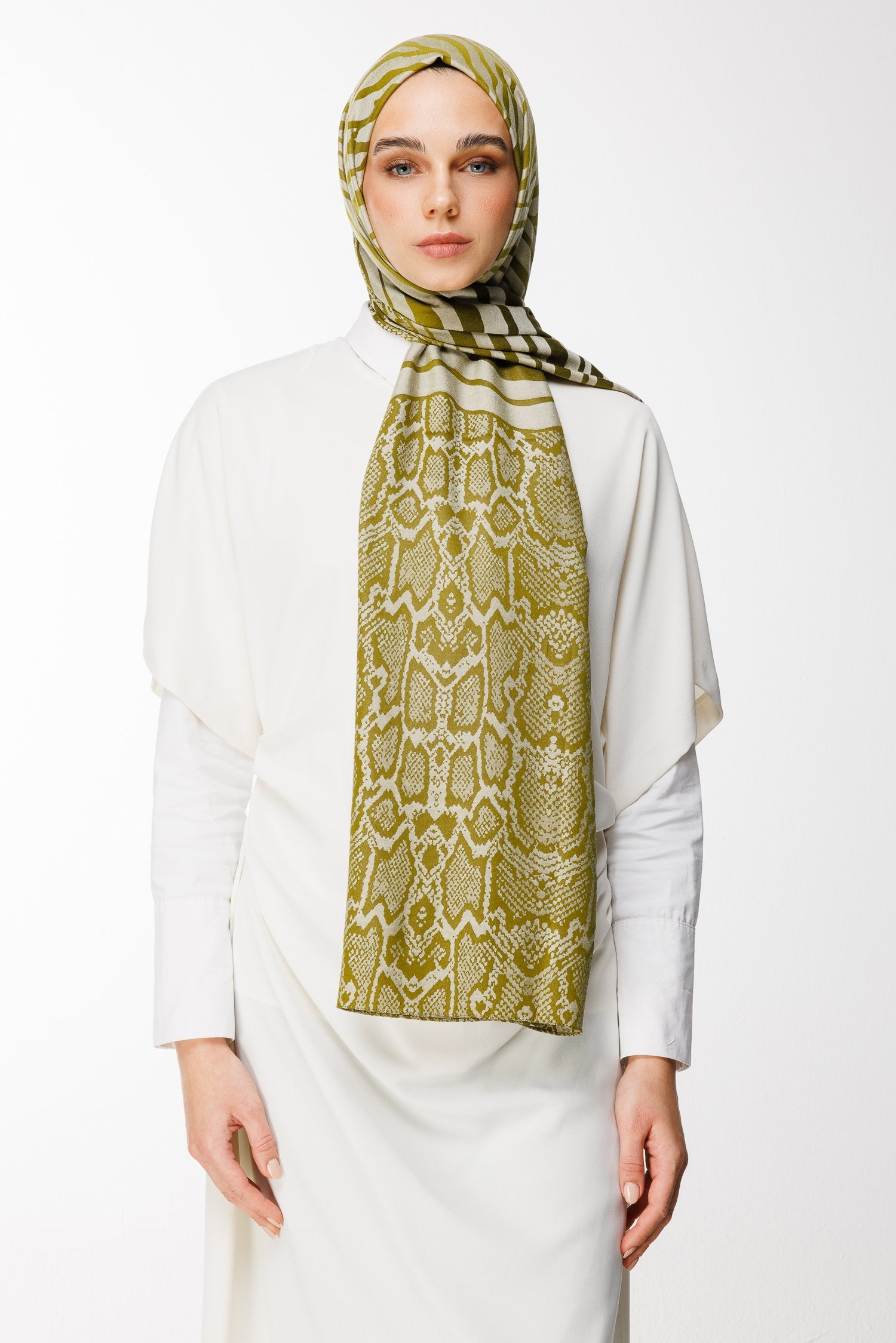 Oil Green-Ecru Riad Pattern Double-Sided Shawl