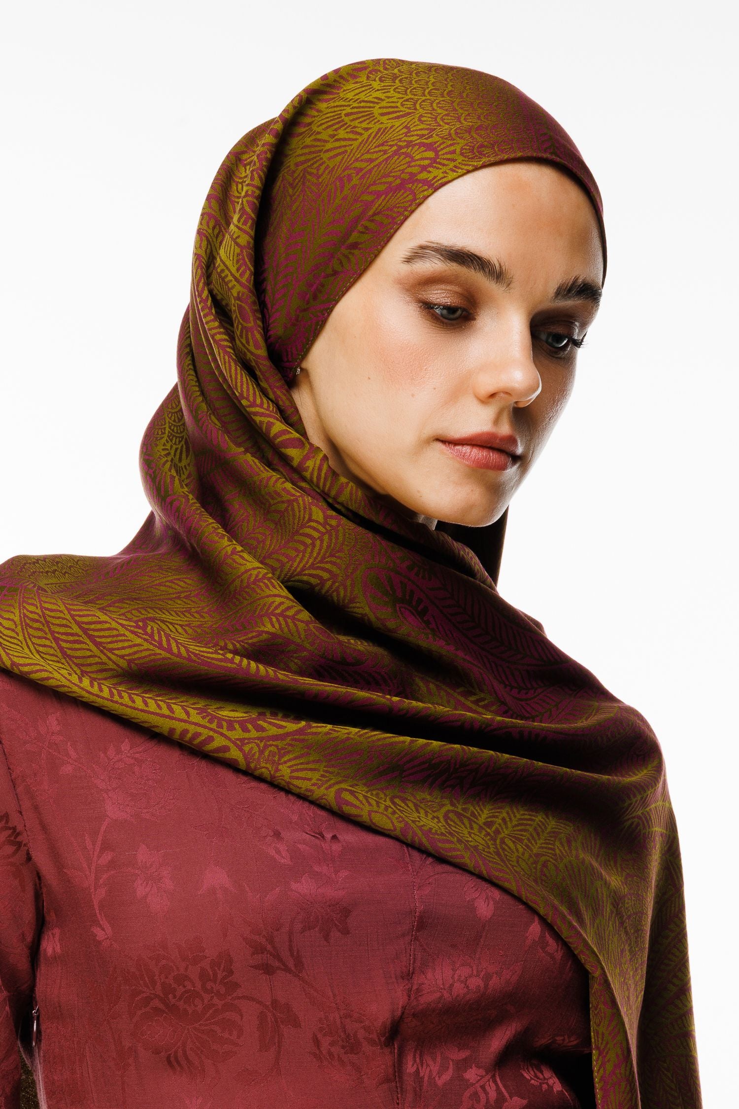 Oil Green-Plum Mayra Pattern Double-Sided Shawl